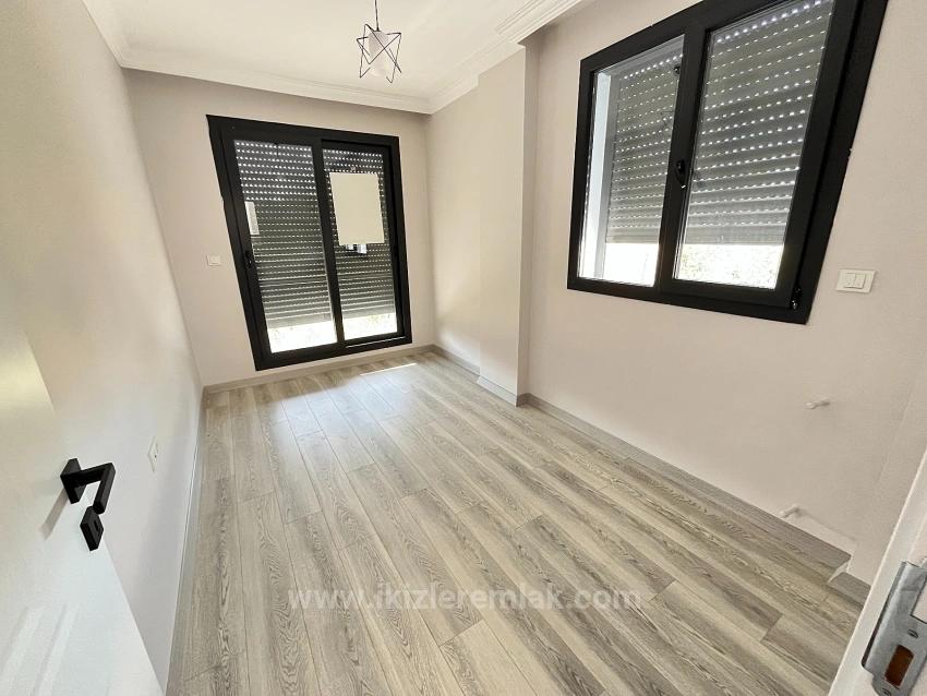 Brandneue, Freistehende 3+1-Zimmer-Villa Mit Großem Garten In Seferihisar Doğanbey Zu Verkaufen