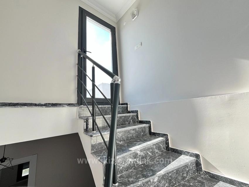 Brandneue, Freistehende 3+1-Zimmer-Villa Mit Großem Garten In Seferihisar Doğanbey Zu Verkaufen