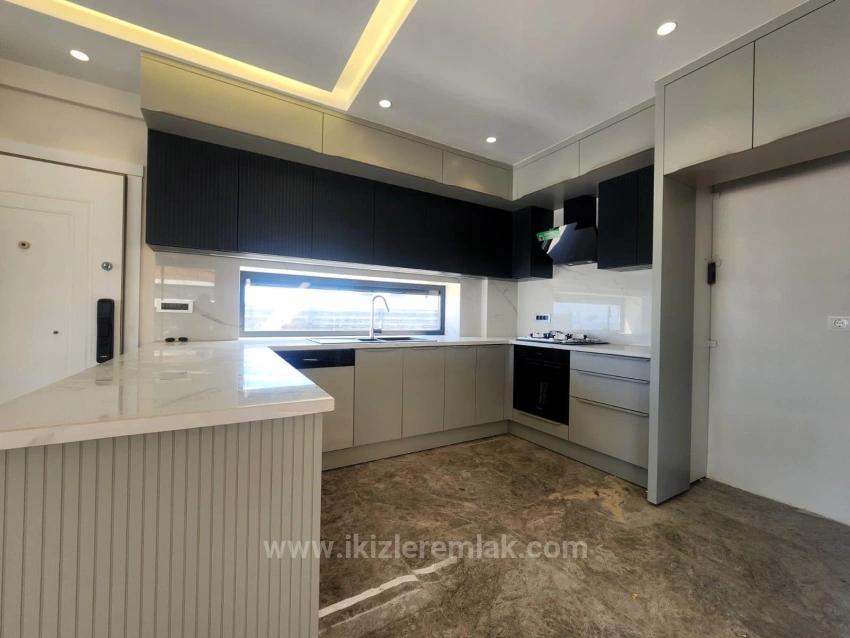 Freistehendes Einfamilienhaus In Seferihisar Doğanbey Mit Großem Garten Und Panoramablick Auf Das Meer Zu Verkaufen