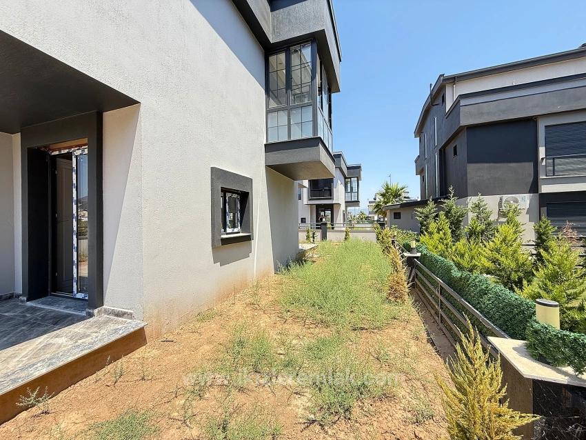 2 + 1 Villa Mit Freistehendem Garten Zum Verkauf In Seferihisar Doğanbey