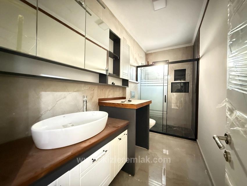 3+1 Villa Mit Brandneuem Garten In Seferihisar Doğanbey, In Meeresnähe, Zu Verkaufen