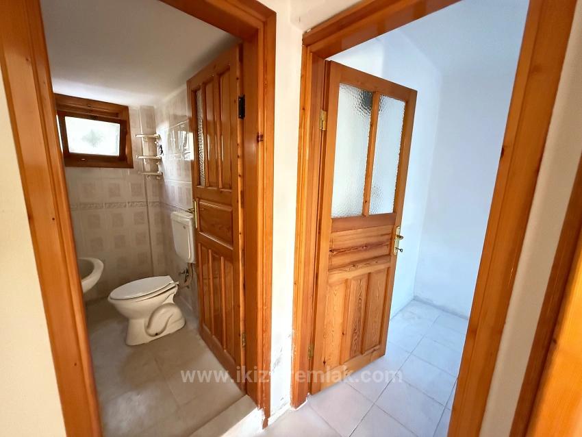 1+1 Wohnung Zum Verkauf 200 Meter Vom Meer Entfernt In Seferihisar Ürkmez