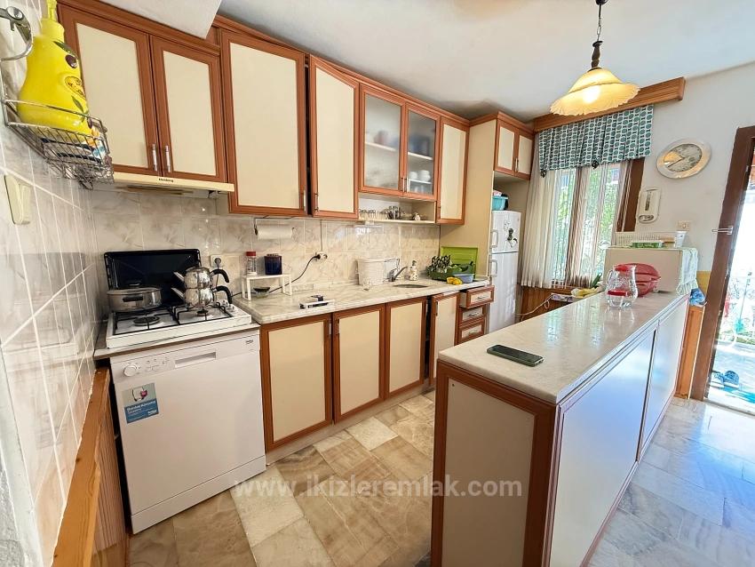 3+1 Villa Mit Garten Zum Verkauf Am Meer In Seferihisar Ürkmez