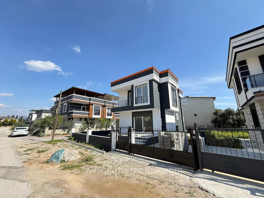 Freistehende 3+1-Maisonette-Villa Auf Einem 300 M2 Großen Grundstück In Seferihisar Doğanbey