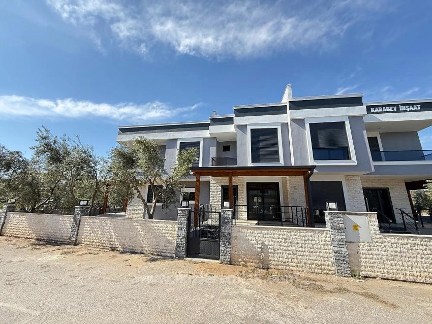 2 + 1 Brandneues Duplex-Sommerhaus Zum Verkauf Im Zentrum Von Seferihisar, Doğanbey