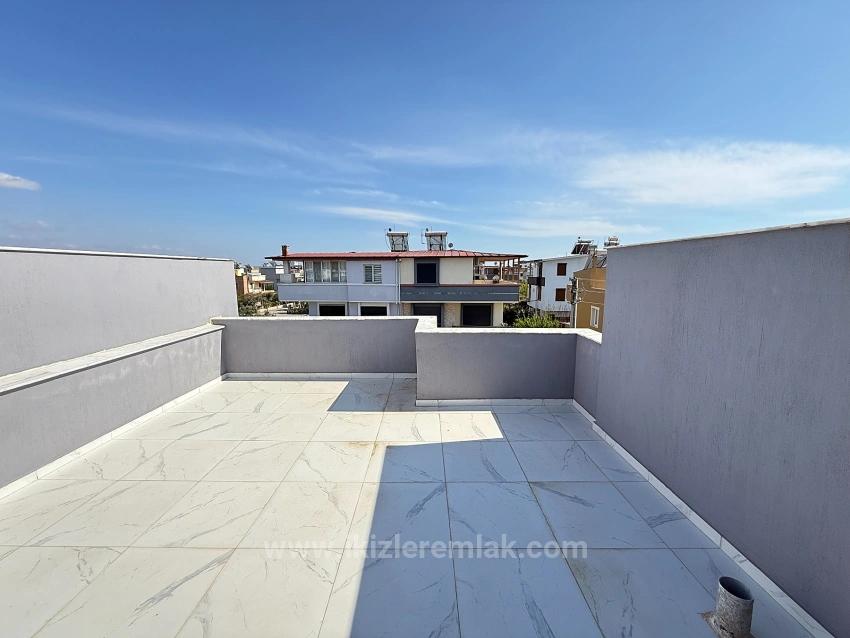 2 + 1 Brandneues Duplex-Sommerhaus Zum Verkauf Im Zentrum Von Seferihisar, Doğanbey