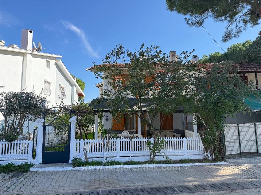3+1-Zimmer-Duplex-Sommerhaus Am Meer In Seferihisar Ürkmez Zu Verkaufen
