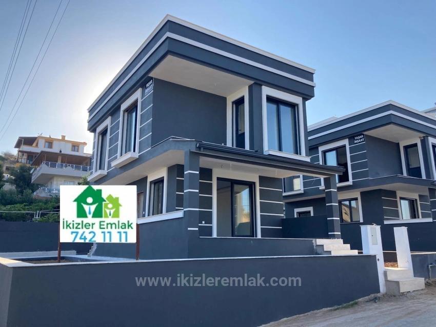 Freistehende Luxusvilla (3+1 Zimmer) Zum Verkauf In Seferihisar Doğanbey