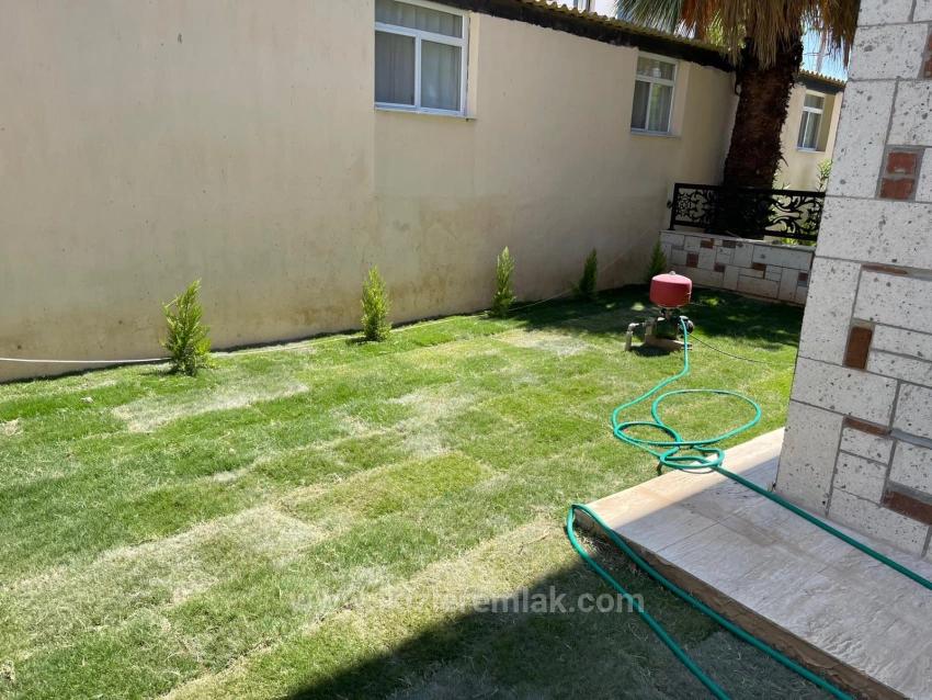 Luxuriöse Und Komfortable Duplex-Villa Am Meer In Seferihisar Ürkmez Zu Verkaufen