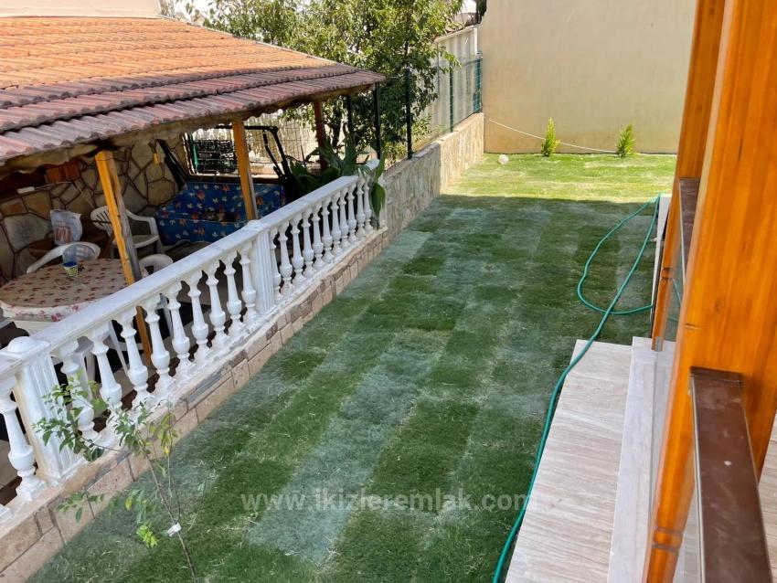 Luxuriöse Und Komfortable Duplex-Villa Am Meer In Seferihisar Ürkmez Zu Verkaufen