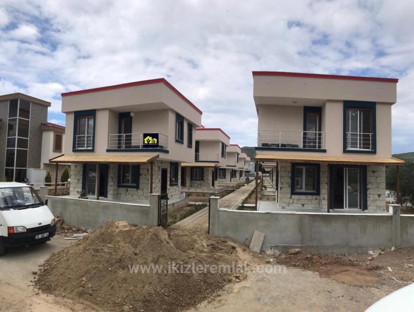 3+1 Brandneue Freistehende 3+1 Villa Zum Verkauf In Seferihisar Doğanbey