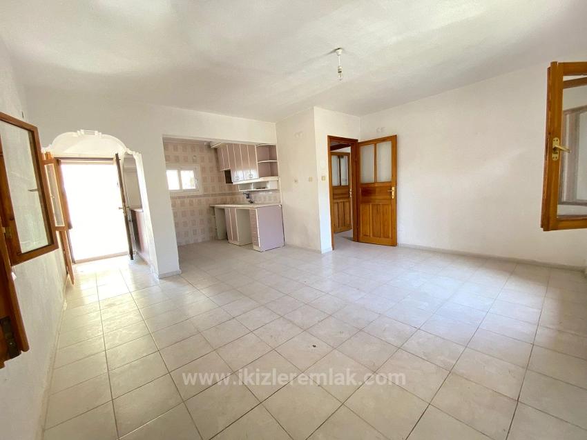 1+1 85 M2 Wohnung Zum Verkauf Am Meer In Seferihisar Ürkmez