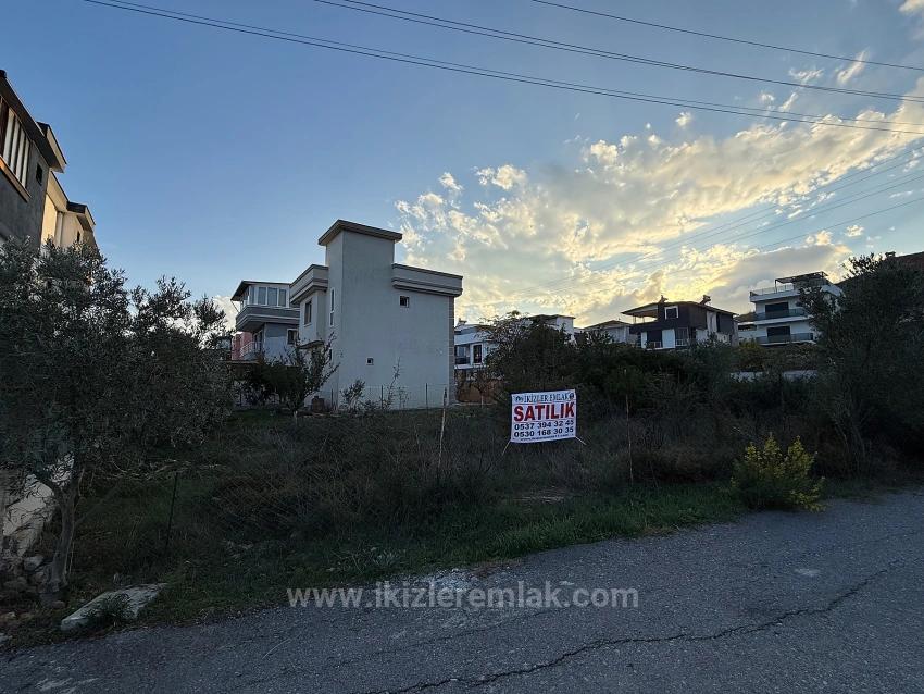285 Quadratmeter Großes Eckgrundstück Mit Baugenehmigung In Seferihisar Doğanbey Zu Verkaufen