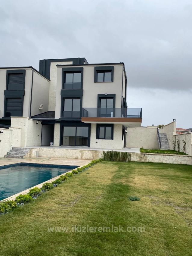 750 Quadratmeter Große Luxusvilla Mit 4 + 2 Privaten Pools Zum Verkauf In Izmir Seferihisar Düzce
