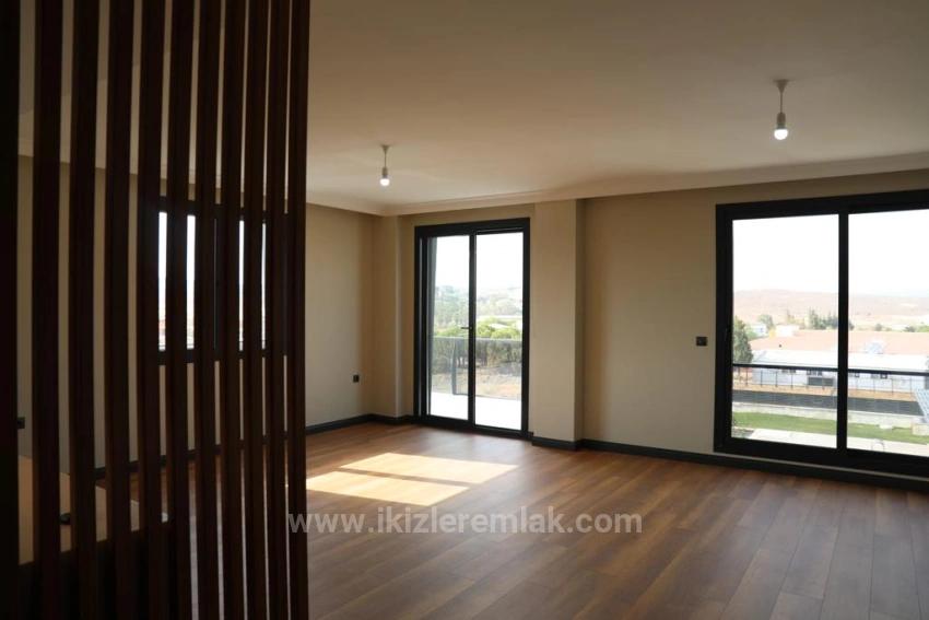 750 Quadratmeter Große Luxusvilla Mit 4 + 2 Privaten Pools Zum Verkauf In Izmir Seferihisar Düzce