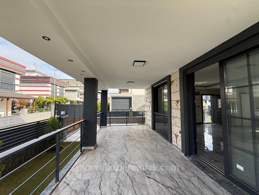 Brandneue, Freistehende Luxusvilla Mit Pool In Seferihisar Doğanbey Zu Verkaufen