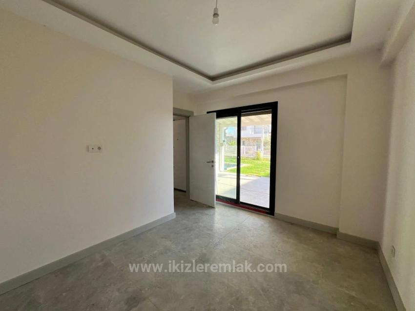 4+1 Villa Mit Privatem Pool Und Luxuriösem Kamin In Seferihisar, Akarca Zu Verkaufen