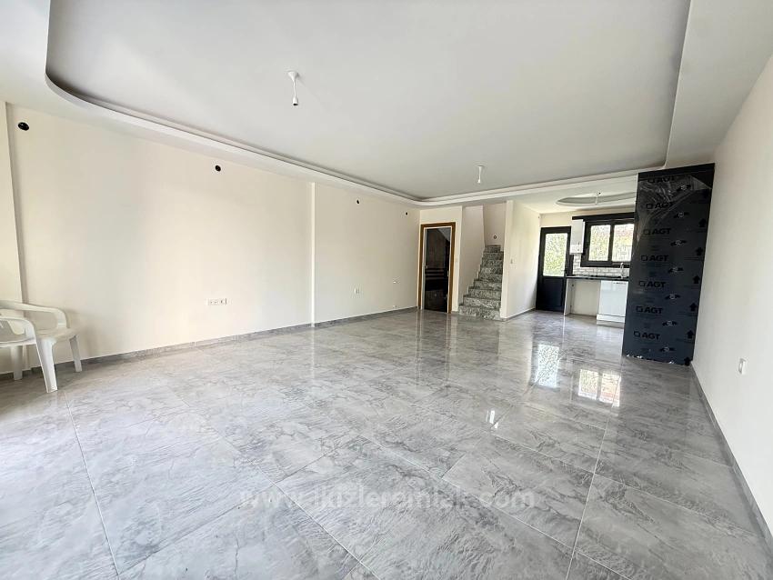 Brandneue 3+1-Maisonette-Villa/Sommerhaus Zum Verkauf In Doğanbey, Seferihisar.