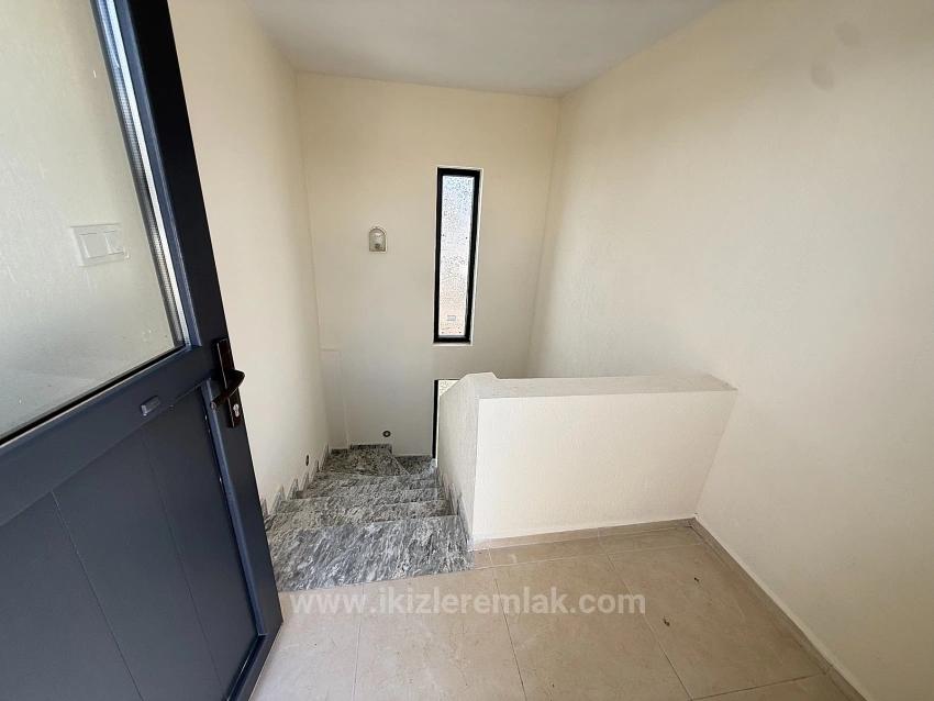 Brandneue 3+1-Maisonette-Villa/Sommerhaus Zum Verkauf In Doğanbey, Seferihisar.