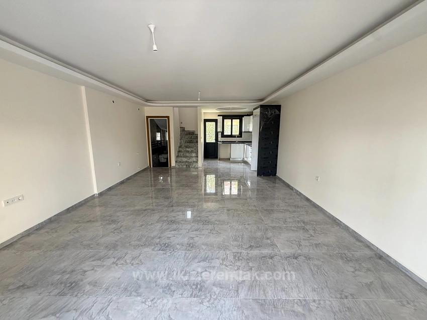 Brandneue 3+1-Maisonette-Villa/Sommerhaus Zum Verkauf In Doğanbey, Seferihisar.