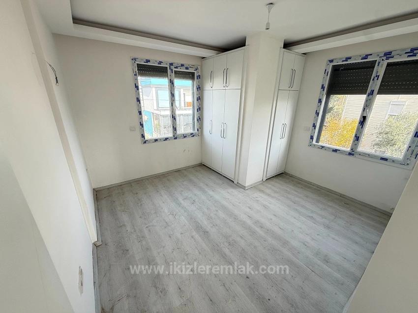 Nur Brandneue Freistehende 3+1-Zimmer-Villa Mit Garten In Doğanbey, Seferihisar Zu Verkaufen.