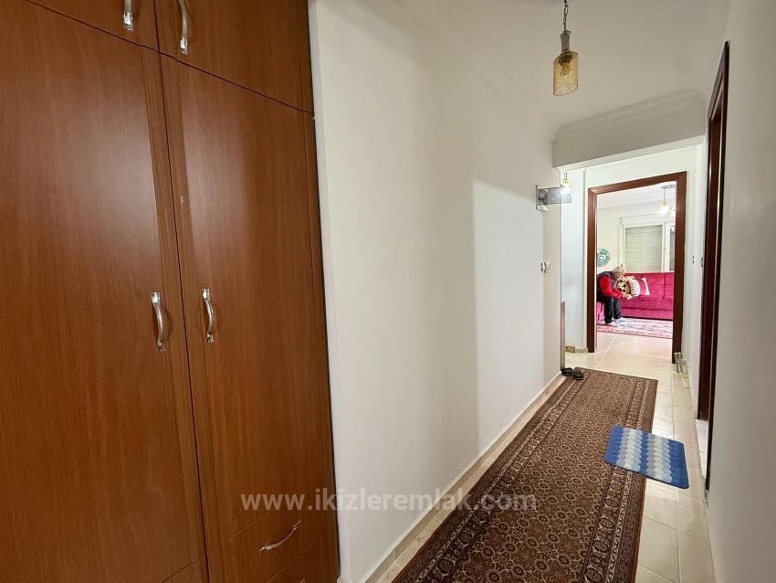 2+1-Zimmer-Wohnung (80 M²) Im Zentrum Von Seferihisar Ürkmez Zu Verkaufen, Keine Renovierungsarbeiten Erforderlich