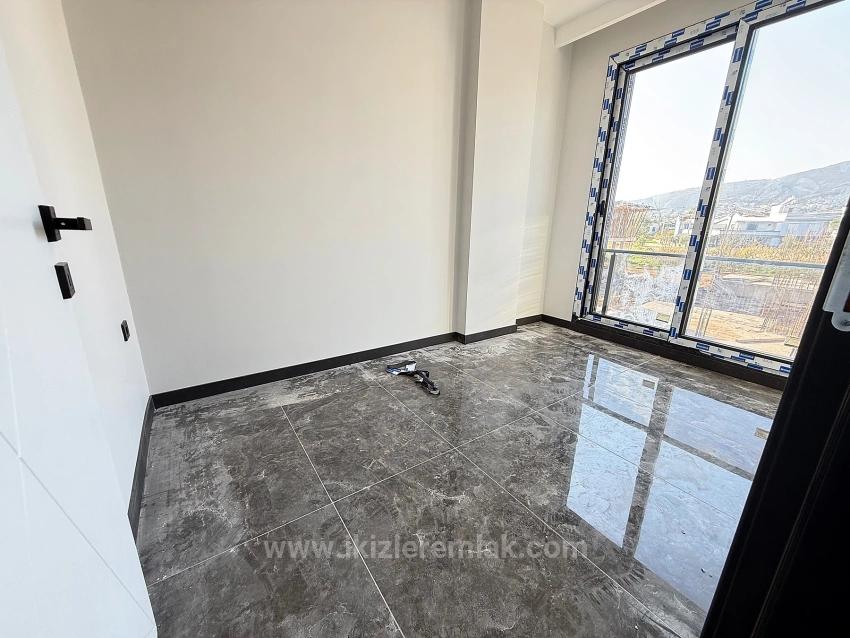 Brandneues 2+1-Maisonette-Sommerhaus Mit Garten In Doğanbey, Seferihisar Zu Verkaufen.