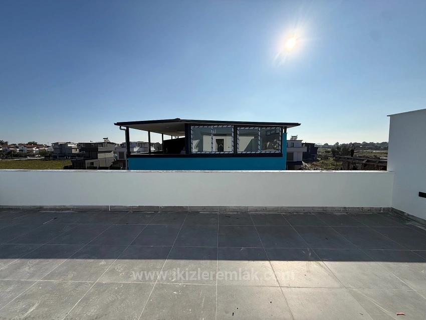 Brandneues 2+1-Maisonette-Sommerhaus Mit Garten In Doğanbey, Seferihisar Zu Verkaufen.