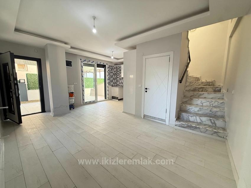 2+1 Brandneues Duplex-Sommerhaus Mit Garten Zum Verkauf In Payamlı, Seferihisar