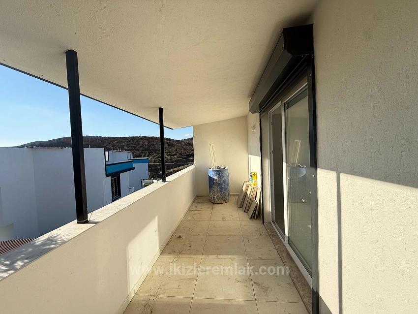 2+1 Brandneues Duplex-Sommerhaus Mit Garten Zum Verkauf In Payamlı, Seferihisar