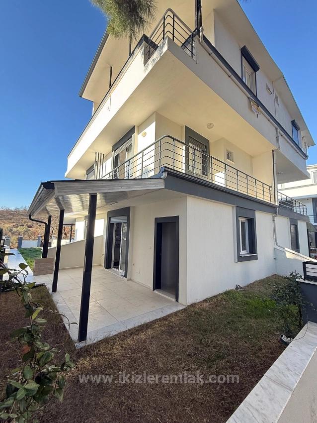 2+1 Brandneues Duplex-Sommerhaus Mit Garten Zum Verkauf In Payamlı, Seferihisar
