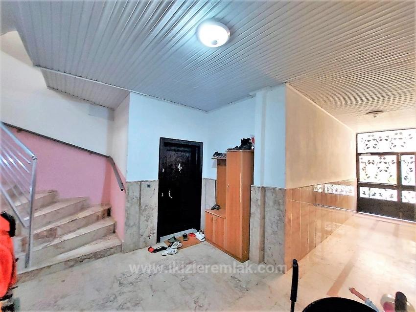 2+1 Wohnung Zum Verkauf Im Zentrum Von Seferihisar Ürkmez, Separate Küche