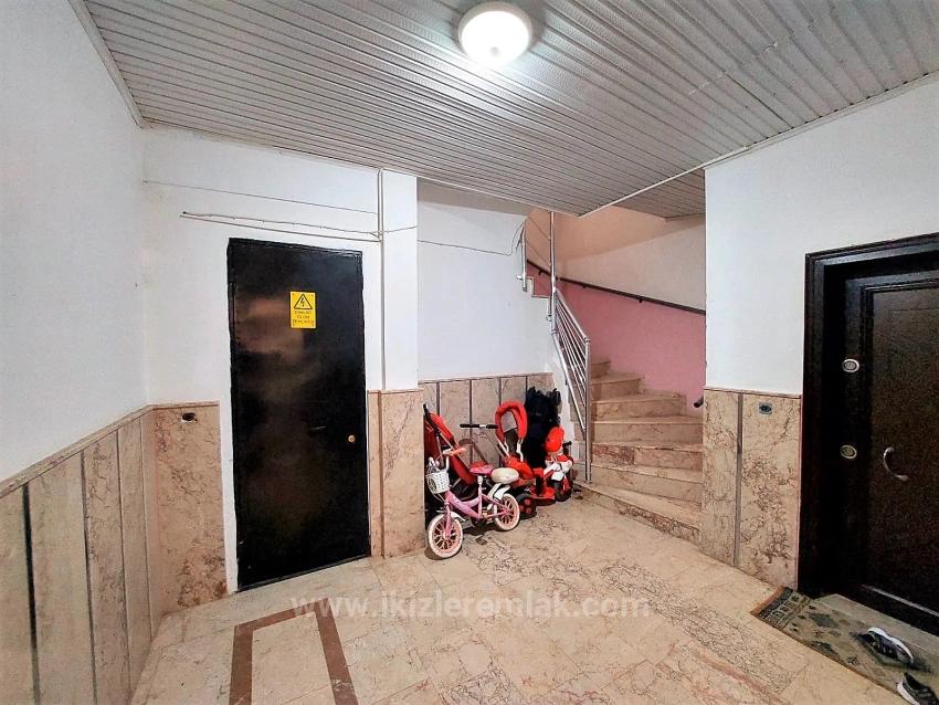 2+1 Wohnung Zum Verkauf Im Zentrum Von Seferihisar Ürkmez, Separate Küche