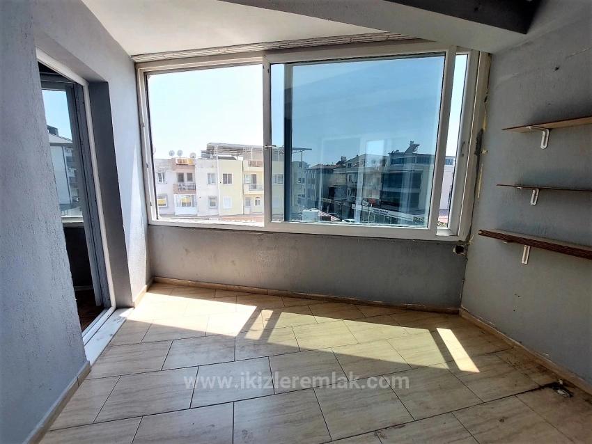 2+1 Wohnung Zum Verkauf Im Zentrum Von Seferihisar Ürkmez, Separate Küche