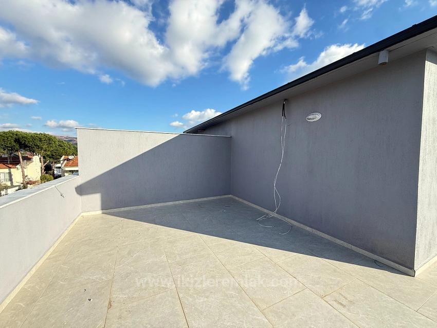 3+1 Maisonette-Villa Mit Neuem Garten Zum Verkauf In Seferihisar Doğanbey