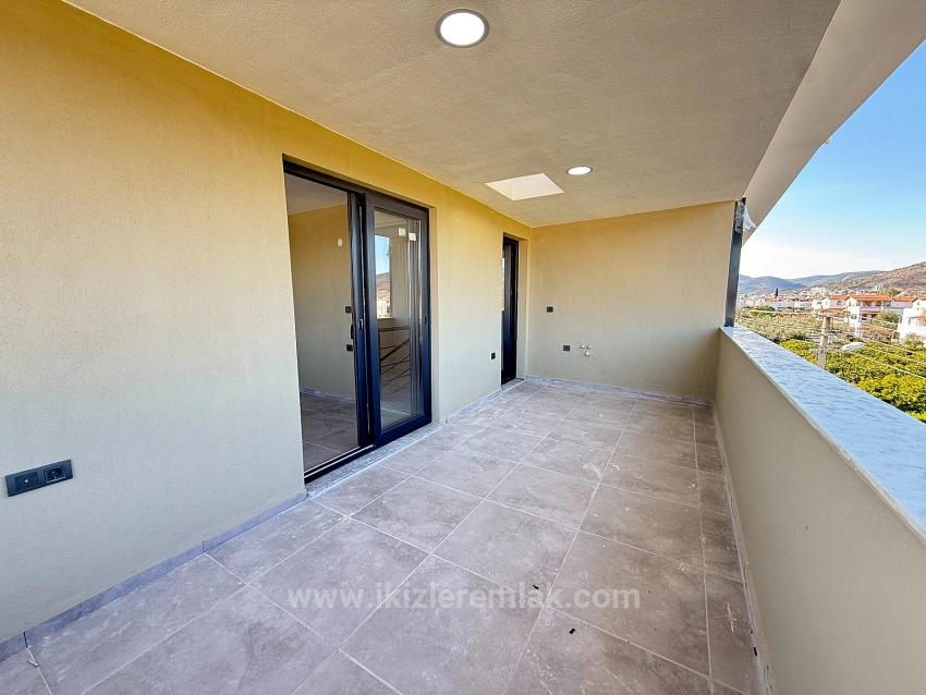 Luxuriöse, Brandneue 3+1-Zimmer-Villa Mit Garten In Meeresnähe In Doğanbey, Seferihisar, Zu Verkaufen.