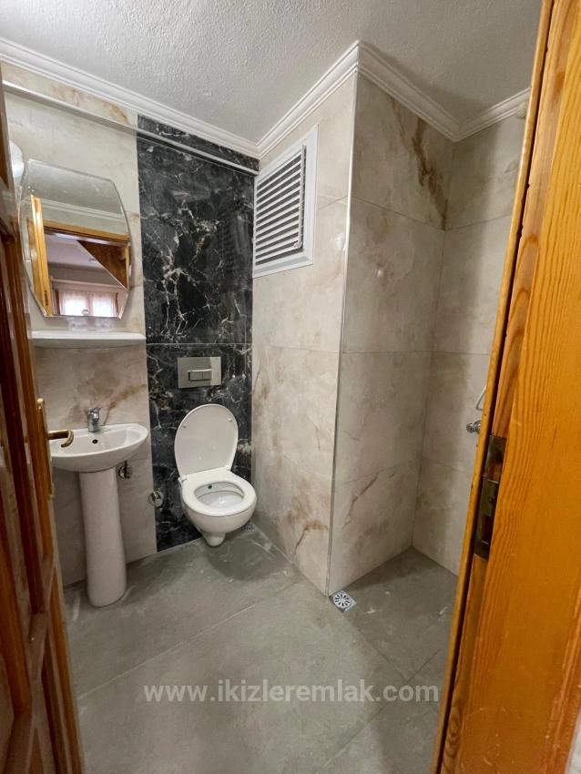 3+1 Maisonette-Villa Mit Garten In Seferihisar Ürkmez, Direkt Am Meer Zu Verkaufen.