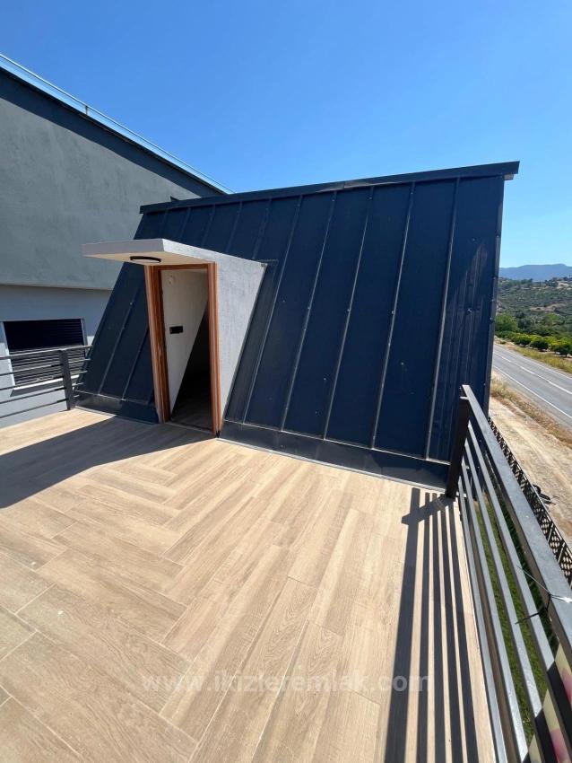 Fertiges, Freistehendes Sommerhaus Mit 2+1 Schlafzimmern In Menderes Gümüldür Zu Verkaufen, Mit Einem 200 Quadratmeter Großen Garten.