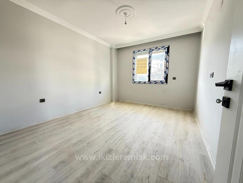 Freistehende 3+1-Villa Mit Garten Zum Verkauf In Doğanbey, Seferihisar