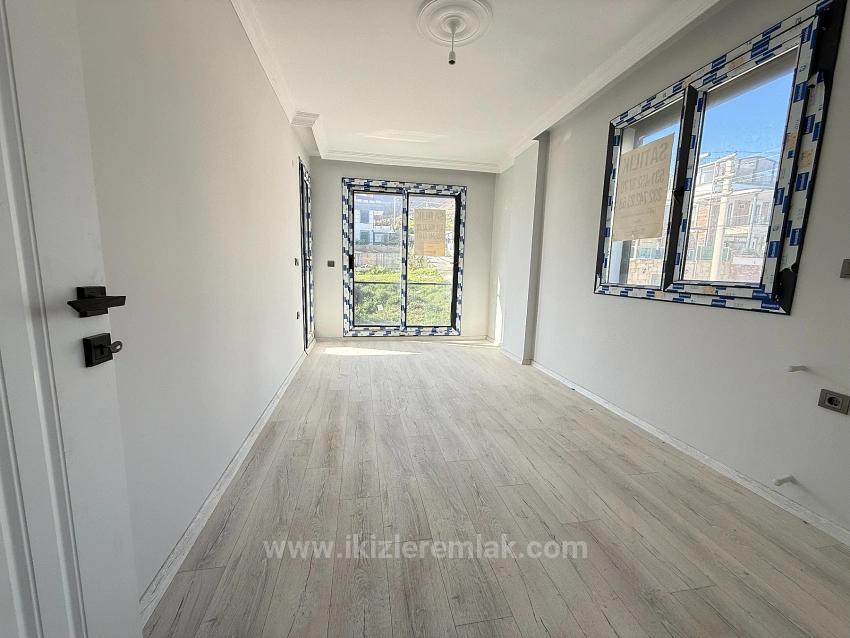 Freistehende 3+1-Villa Mit Garten Zum Verkauf In Doğanbey, Seferihisar