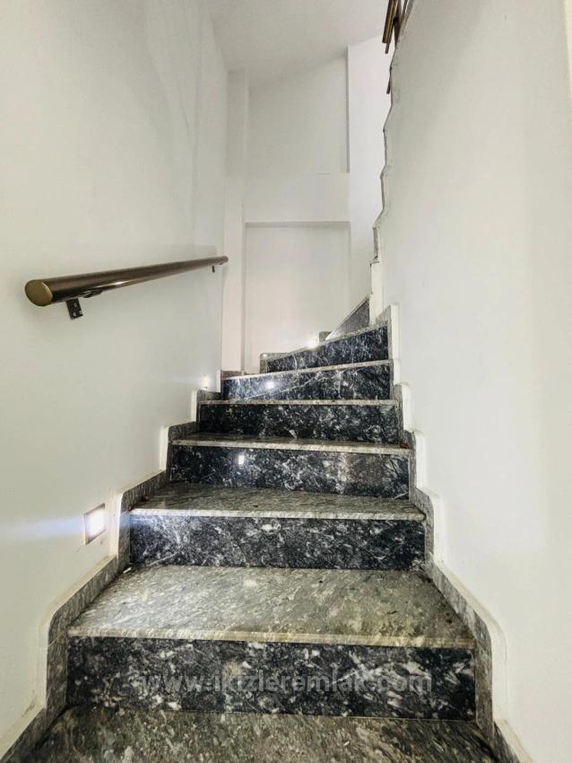 3+1 Maisonette-Villa Zum Verkauf Im Zentrum Von Seferihisar Doğanbey