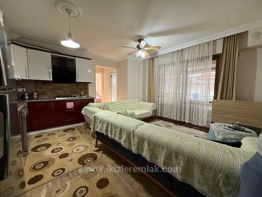 2+1 Erdgeschosswohnung Mit Garten Zum Verkauf Im Zentrum Von Seferihisar Ürkmez.