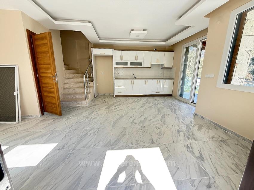 Freistehende 3+1-Villa Mit Großem Garten Zum Verkauf In Seferihisar Doğanbey