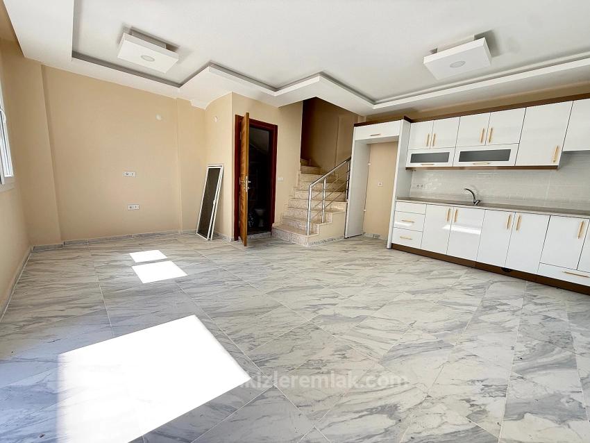 Freistehende 3+1-Villa Mit Großem Garten Zum Verkauf In Seferihisar Doğanbey