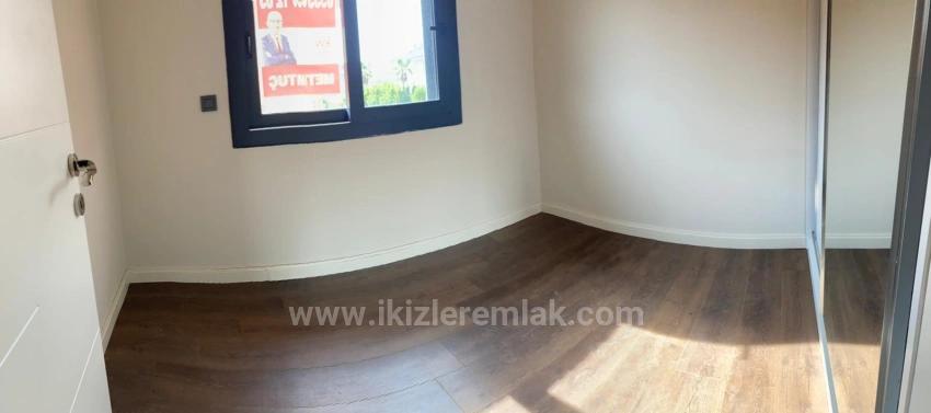 3+1-Maisonette-Villa Mit Großem Garten In Doğanbey, Seferihisar Zu Verkaufen