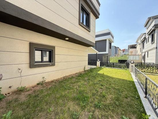 Gartenvilla Zum Verkauf In Der Nähe Des Meeres In Ürkmez Doğanbey, 2+1