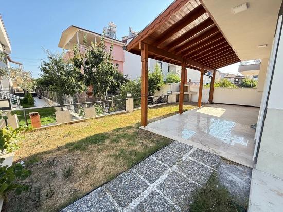 Brandneue 3+1-Villa Zum Verkauf Im Seferihisar Doğanbey Center.