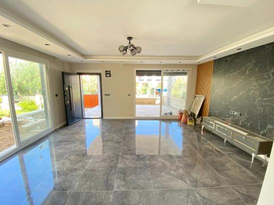 Brandneue, Freistehende Luxusvilla Mit 3 Schlafzimmern Und Einem Zusätzlichen Zimmer In Doğanbey, Seferihisar, Zu Verkaufen.