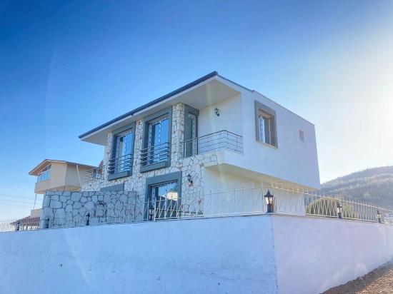 2+1 Villa Mit Meerblick Und Garten Zum Verkauf In Doğanbey, Seferihisar