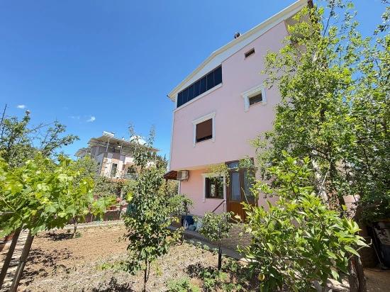 4+1 Freistehende Villa Mit Garten Zum Verkauf In Doğanbey, Seferihisar